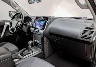 Подержанный автомобиль Toyota Land Cruiser Prado 2019 года (11 фото)