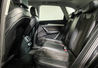 Подержанный автомобиль Audi Q5 2017 года (10 фото)