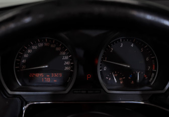 Подержанный автомобиль BMW Z4 Roadster 2004 года (21 фото)