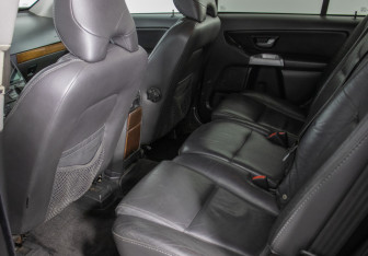 Подержанный автомобиль Volvo XC90 2005 года (11 фото)
