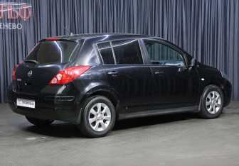 Подержанный автомобиль Nissan Tiida Hatchback 2007 года (5 фото)