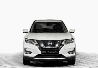Подержанный автомобиль Nissan X-Trail 2017 года (2 фото)