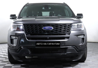 Подержанный автомобиль Ford Explorer 2019 года (2 фото)