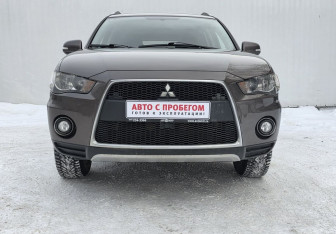 Подержанный автомобиль Mitsubishi Outlander 2011 года (2 фото)