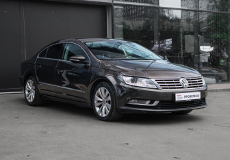Подержанный автомобиль Volkswagen Passat CC 2013 года (3 фото)