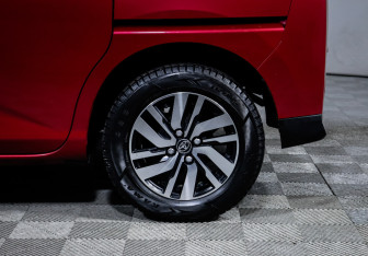 Подержанный автомобиль Toyota Tank 2018 года (15 фото)