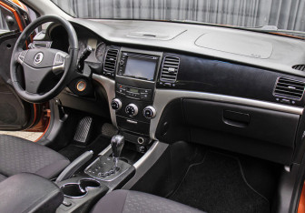 Подержанный автомобиль SsangYong Actyon 2013 года (11 фото)