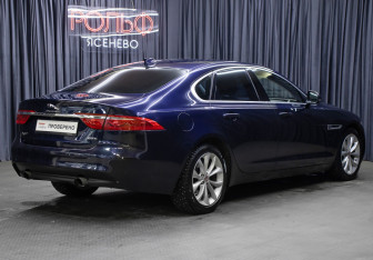 Подержанный автомобиль Jaguar XF Sedan 2016 года (5 фото)