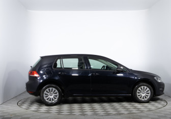Подержанный автомобиль Volkswagen Golf Hatchback 2014 года (4 фото)