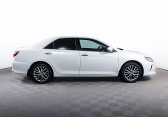 Подержанный автомобиль Toyota Camry Sedan 2016 года (4 фото)