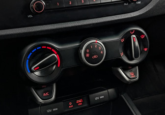 Подержанный автомобиль Kia Rio Hatchback 2020 года (20 фото)