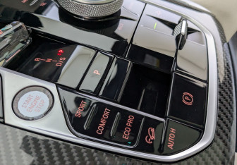 Подержанный автомобиль BMW X7 2024 года (22 фото)