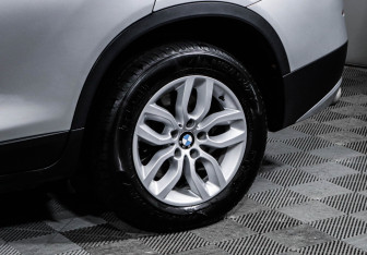 Подержанный автомобиль BMW X3 2013 года (15 фото)
