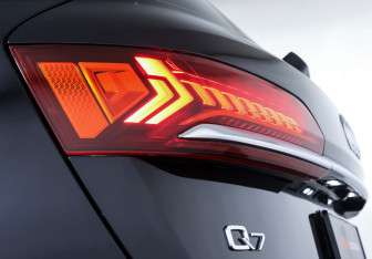 Подержанный автомобиль Audi Q7 2020 года (25 фото)