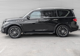Подержанный автомобиль Infiniti QX80 2016 года (8 фото)