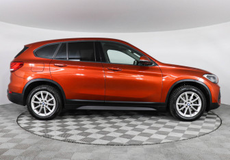 Подержанный автомобиль BMW X1 2020 года (6 фото)