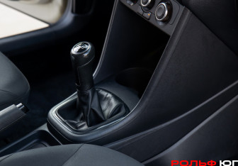 Подержанный автомобиль Volkswagen Polo Sedan 2011 года (12 фото)