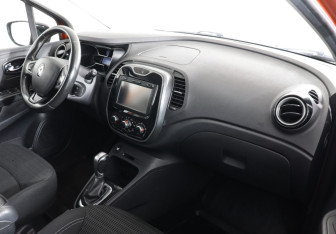 Подержанный автомобиль Renault Kaptur 2017 года (9 фото)