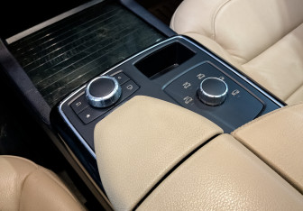 Подержанный автомобиль Mercedes-Benz GLE 2017 года (26 фото)