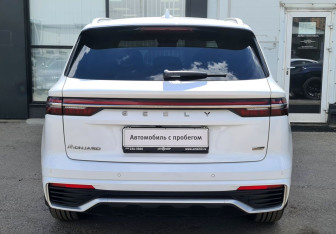 Подержанный автомобиль Geely Monjaro 2024 года (7 фото)