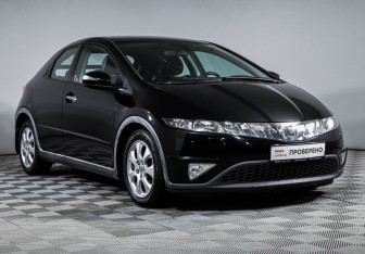 Подержанный автомобиль Honda Civic Hatchback 2007 года (3 фото)