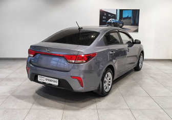 Подержанный автомобиль Kia Rio Sedan 2017 года (5 фото)
