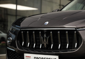 Подержанный автомобиль Maserati Levante 2022 года (38 фото)