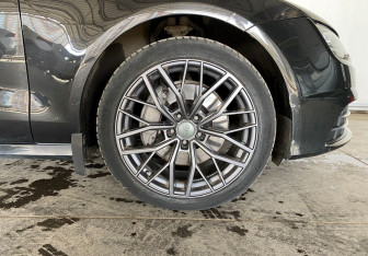 Подержанный автомобиль Audi A7 2017 года (22 фото)