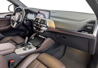 Подержанный автомобиль BMW X4 2019 года (11 фото)