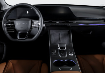 Подержанный автомобиль Omoda C5 2023 года (12 фото)