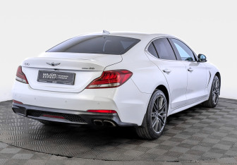 Подержанный автомобиль Genesis G70 2019 года (5 фото)
