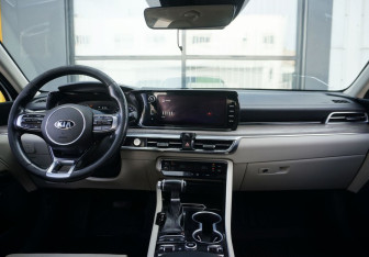 Подержанный автомобиль Kia K5 2020 года (13 фото)