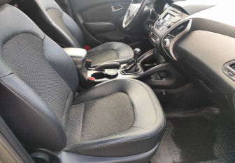 Подержанный автомобиль Hyundai ix35 2010 года (9 фото)