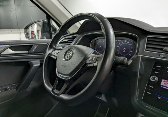 Подержанный автомобиль Volkswagen Tiguan 2019 года (22 фото)