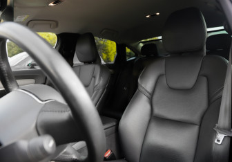 Подержанный автомобиль Volvo S90 2021 года (28 фото)