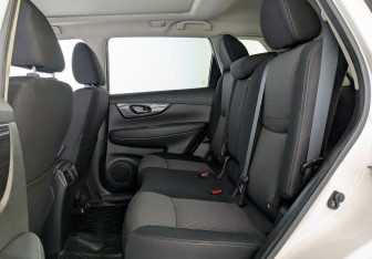 Подержанный автомобиль Nissan X-Trail 2018 года (11 фото)