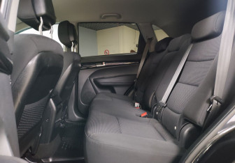 Подержанный автомобиль Kia Sorento 2017 года (11 фото)