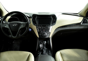 Подержанный автомобиль Hyundai Santa Fe 2016 года (8 фото)