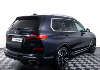 Подержанный автомобиль BMW X7 2019 года (5 фото)