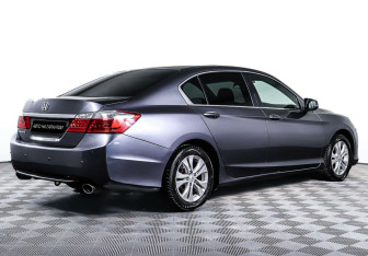 Подержанный автомобиль Honda Accord Sedan 2013 года (5 фото)