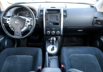 Подержанный автомобиль Nissan X-Trail 2013 года (13 фото)