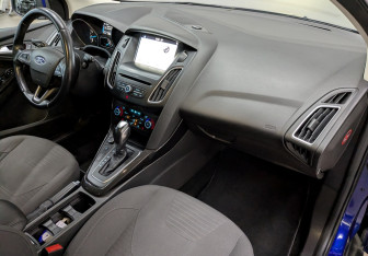 Подержанный автомобиль Ford Focus Wagon 2017 года (17 фото)