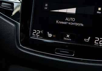 Подержанный автомобиль Volvo XC90 2016 года (22 фото)