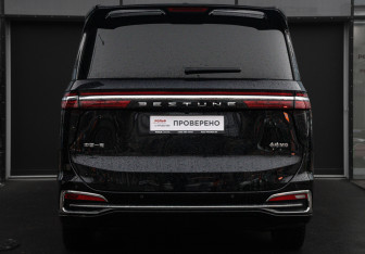 Подержанный автомобиль FAW Bestune M9 2023 года (6 фото)