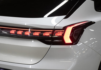 Подержанный автомобиль Zeekr 001 2024 года (21 фото)