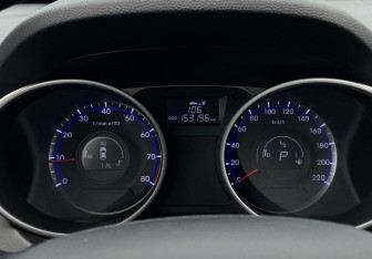 Подержанный автомобиль Hyundai ix35 2012 года (21 фото)