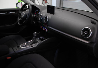 Подержанный автомобиль Audi A3 Hatchback 2013 года (26 фото)