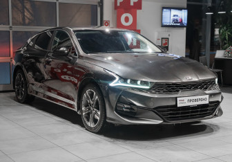 Подержанный автомобиль Kia K5 2020 года (3 фото)