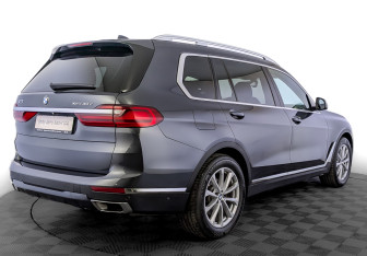 Подержанный автомобиль BMW X7 2019 года (5 фото)