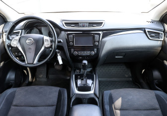 Подержанный автомобиль Nissan Qashqai 2014 года (14 фото)